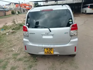 Toyota Spade 2013 Silver