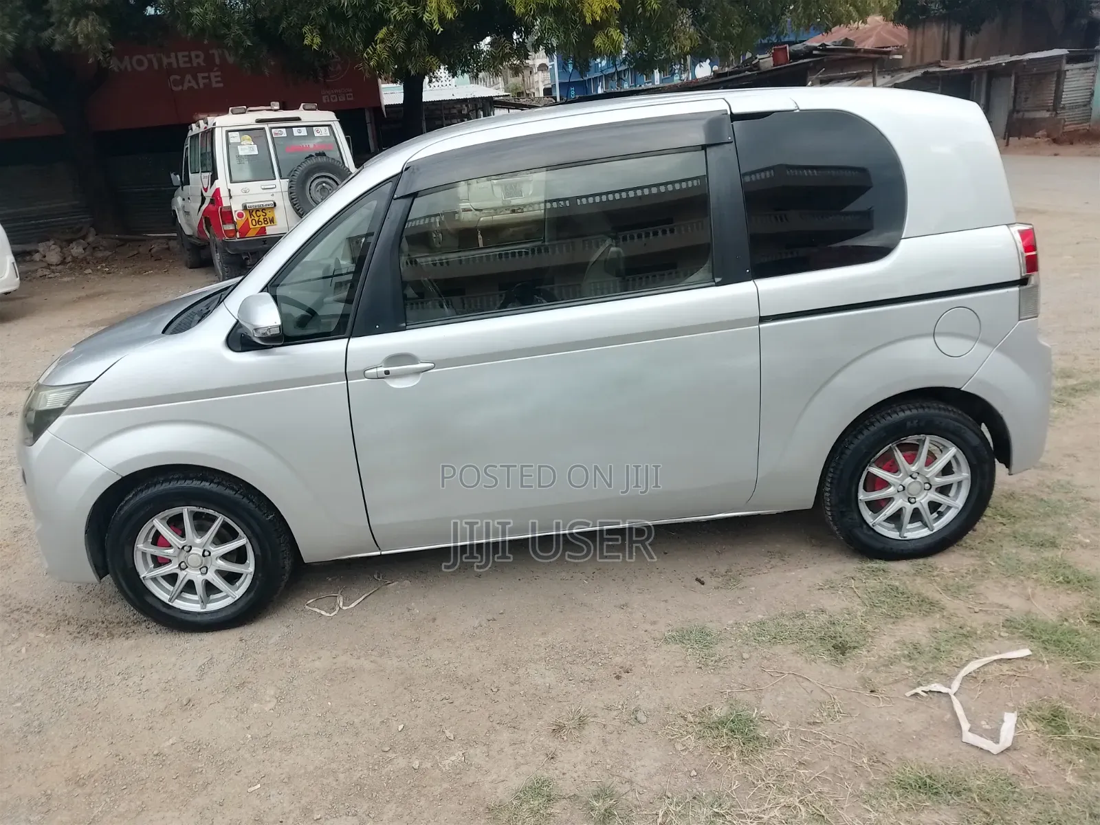 Toyota Spade 2013 Silver