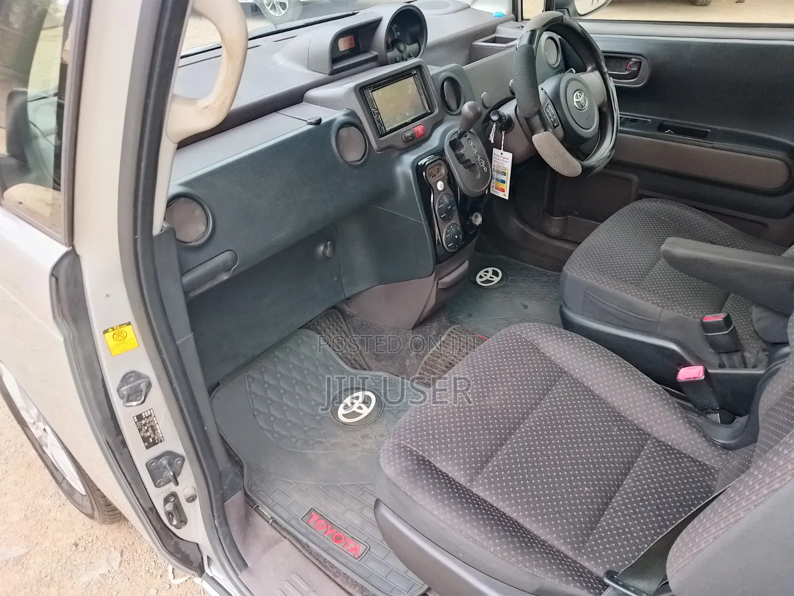 Toyota Spade 2013 Silver