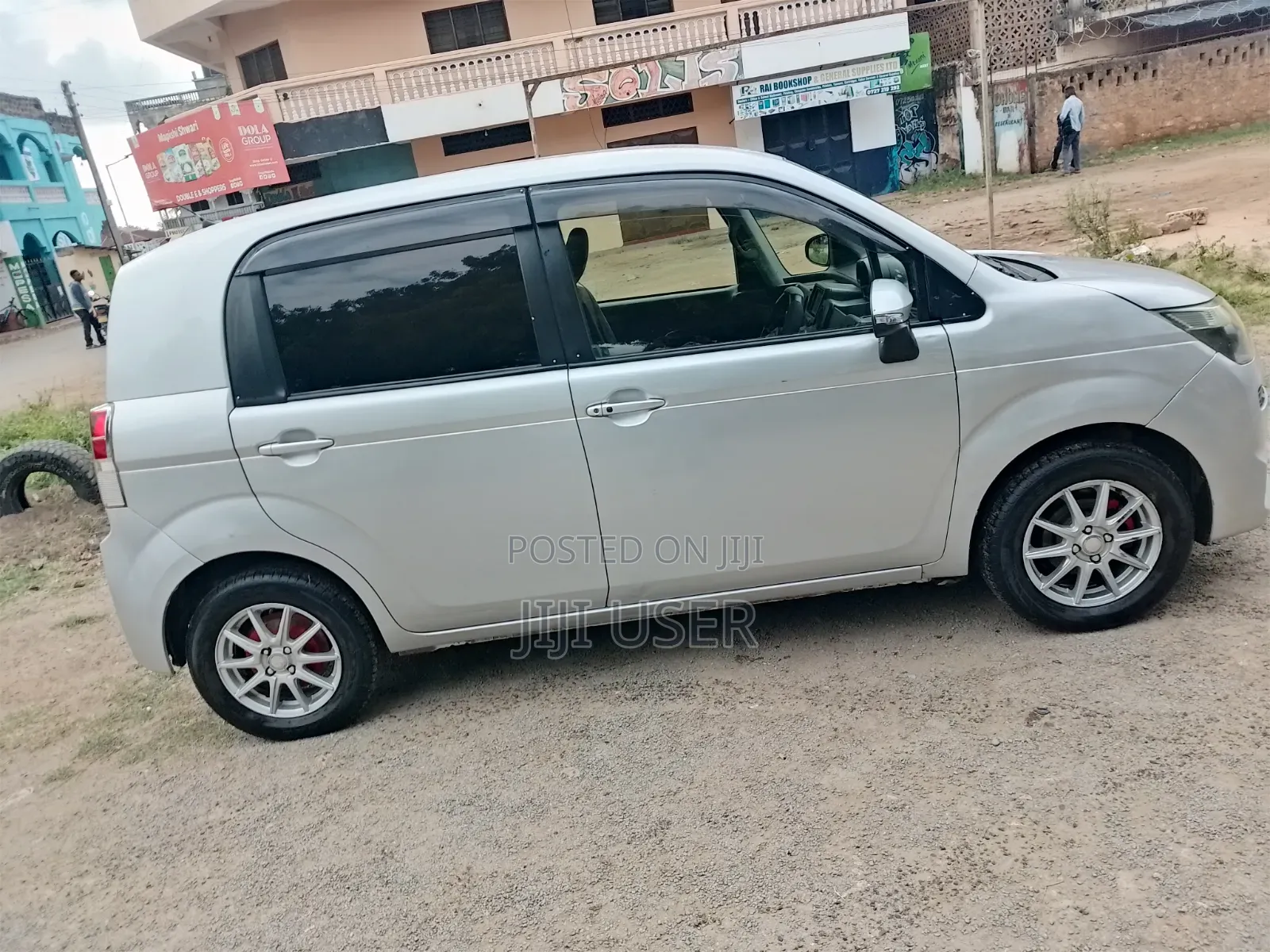 Toyota Spade 2013 Silver