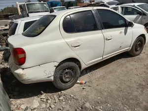 Toyota Platz 2003 White