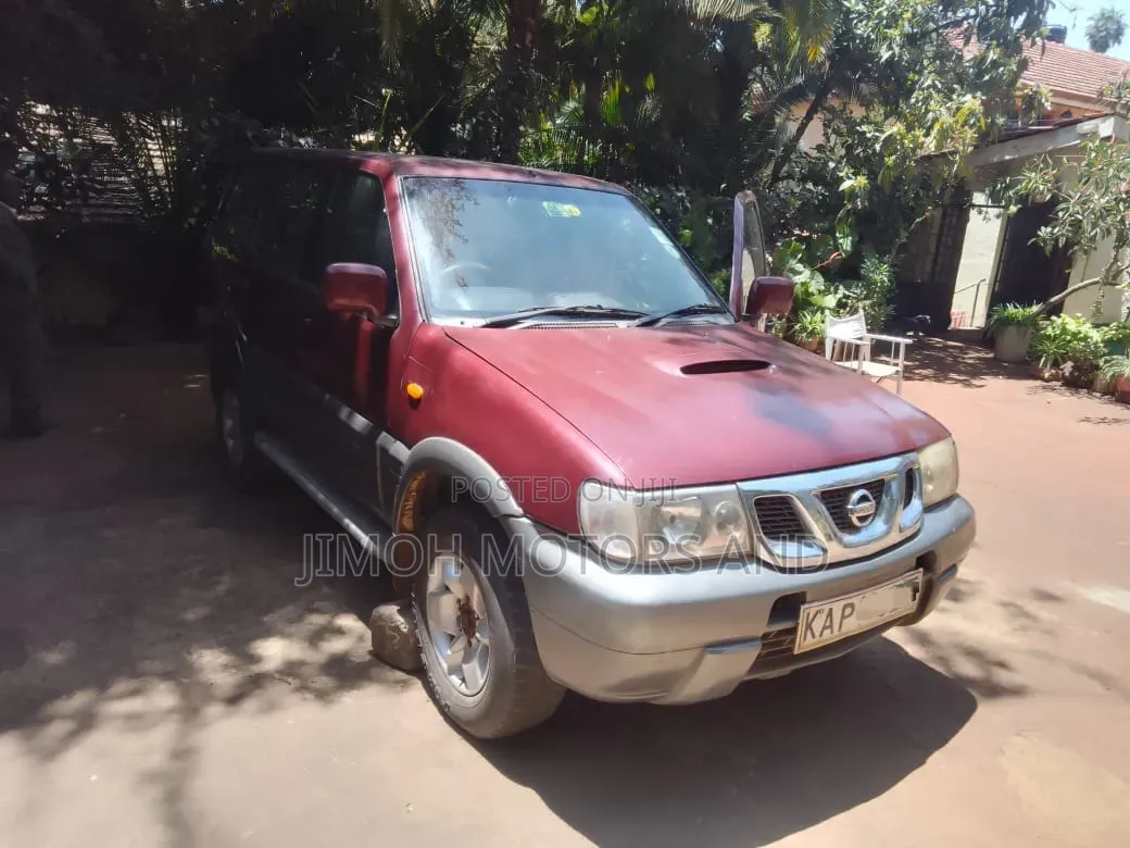 Nissan Terrano 1999 Red