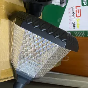Solar Gate Post Light – Elegant Outdoor Garden Illumination