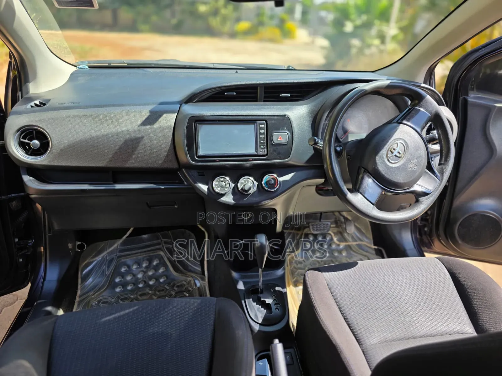 Toyota Vitz 2016 Maroon