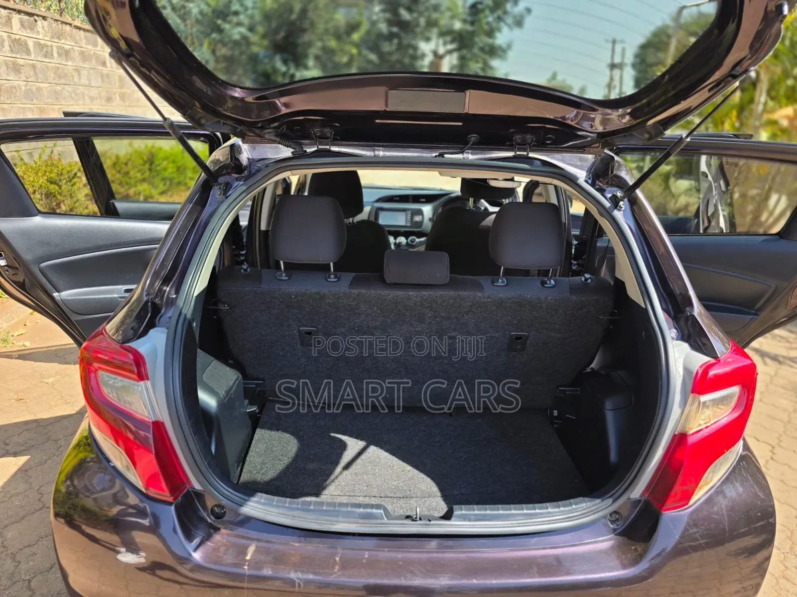 Toyota Vitz 2016 Maroon