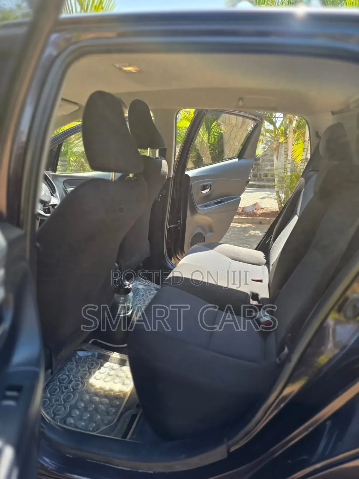 Toyota Vitz 2016 Maroon