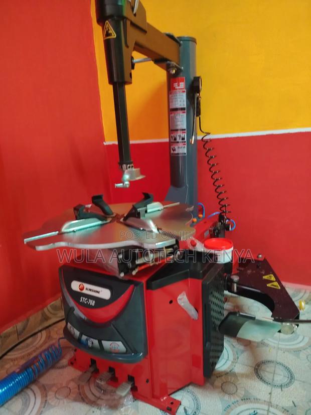Heavy Duty Rotating Turntable Tyre Changer STC 768 Sunshine Italy