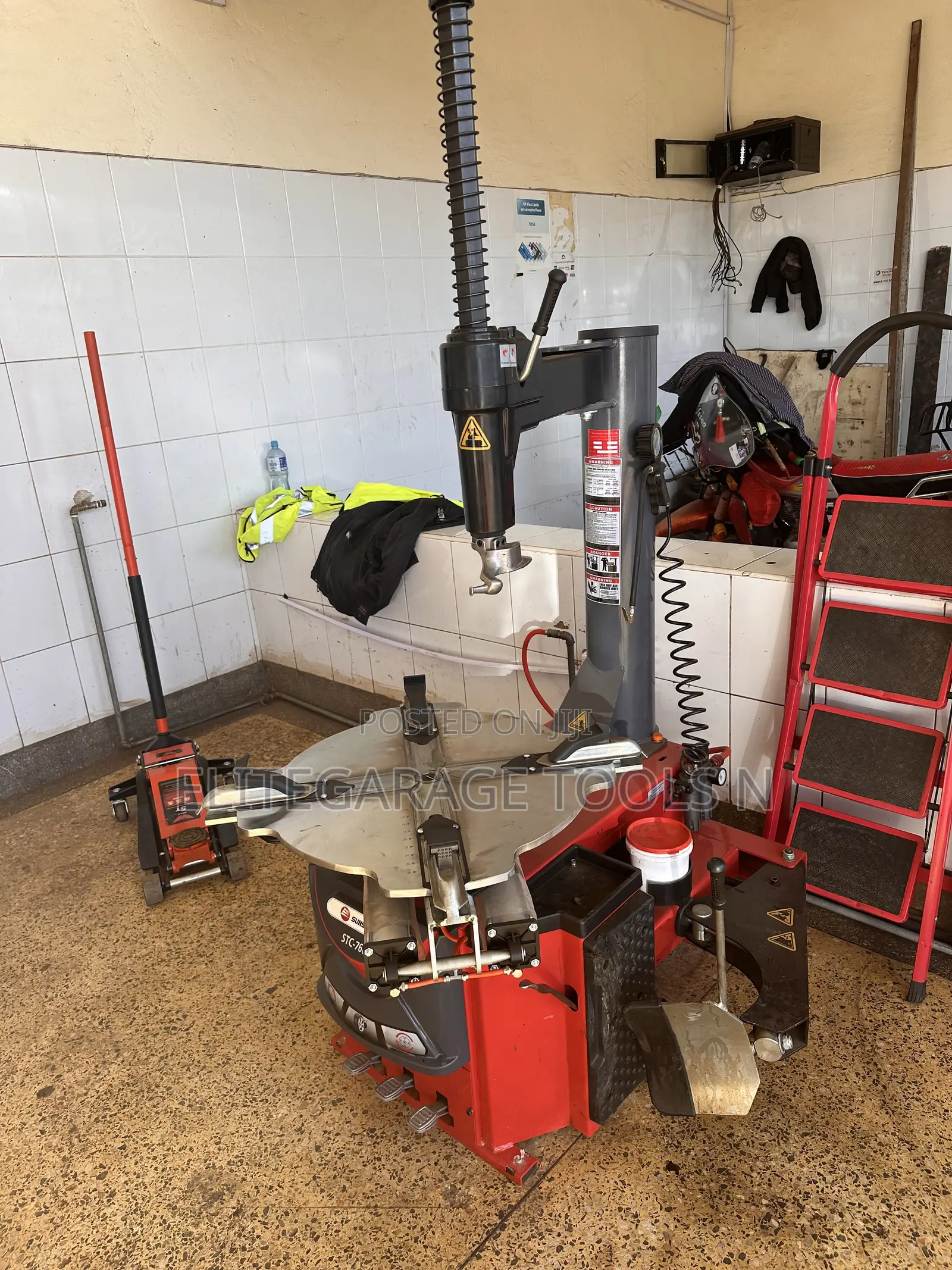 Commercial Sunshine Italy STC-768 Tyre Changer