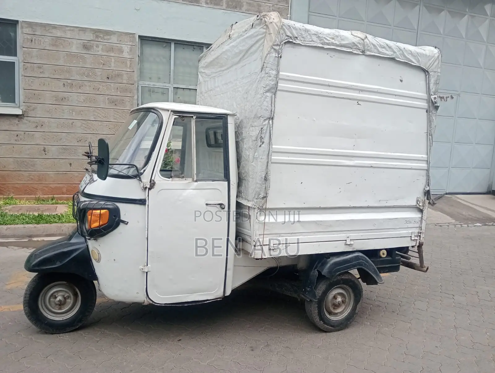 Piaggio 2021 White