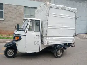 Piaggio 2021 White