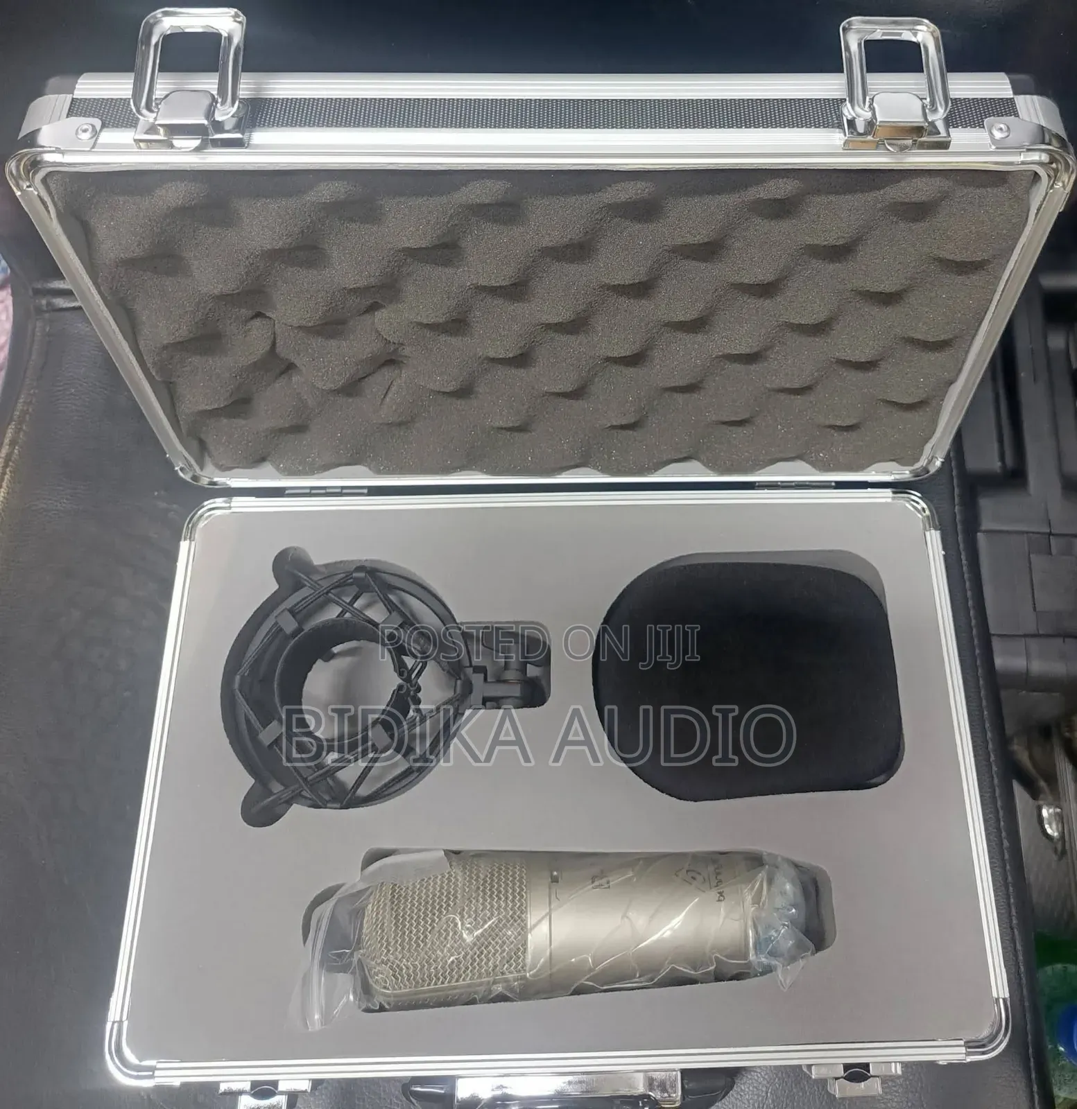 Behringer B-1 Cardioid Condenser Mic With Low-Cut Filter and -10dB Pad