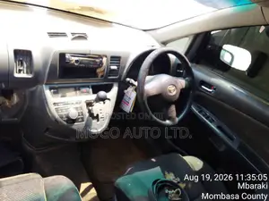 Toyota Wish 2005 Silver