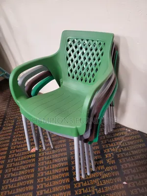 Stackable Cafè Armchair With Metal Legs