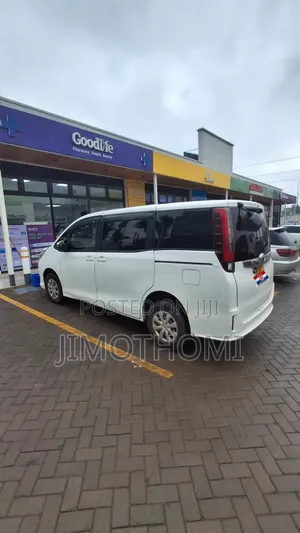 Toyota Noah 2014 Black