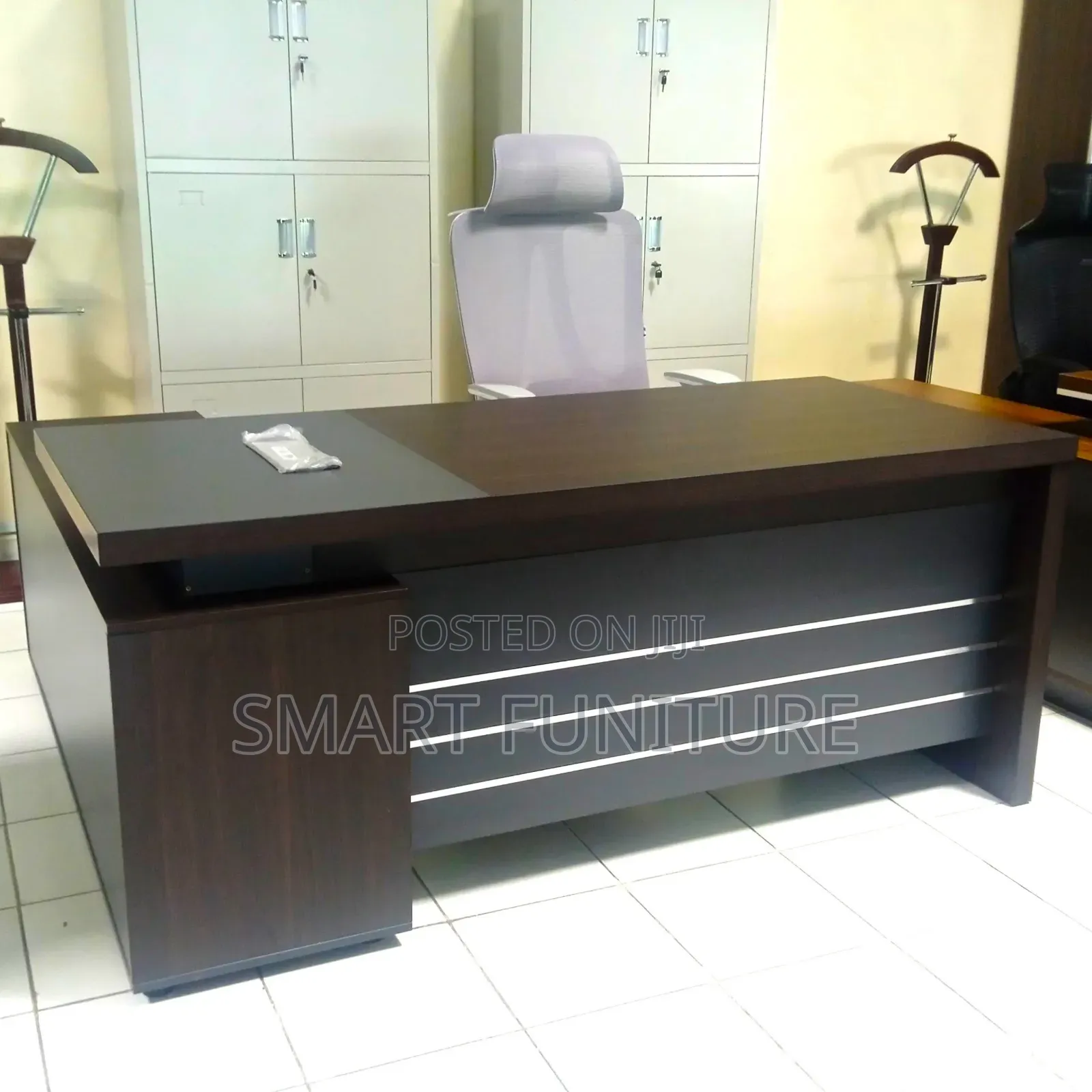 Car Seller Office Desk Simple Office Desk