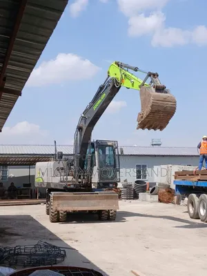 Crane Accessible for Lifting Heavy Items - Professional Services