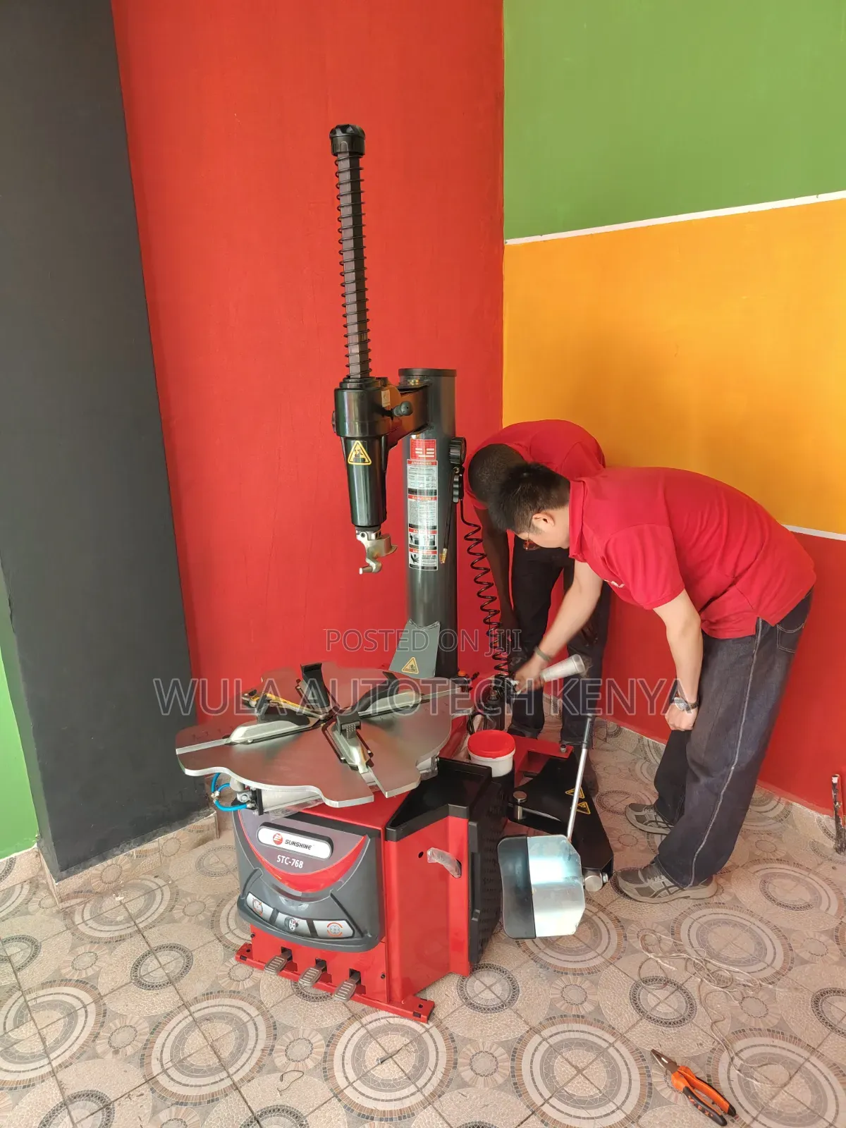 2026 Italian Technology Sunshine Tyre Changer Machine Stc768 Sunshine