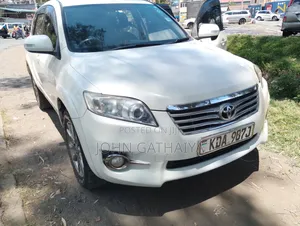 Toyota Vanguard 2013 White