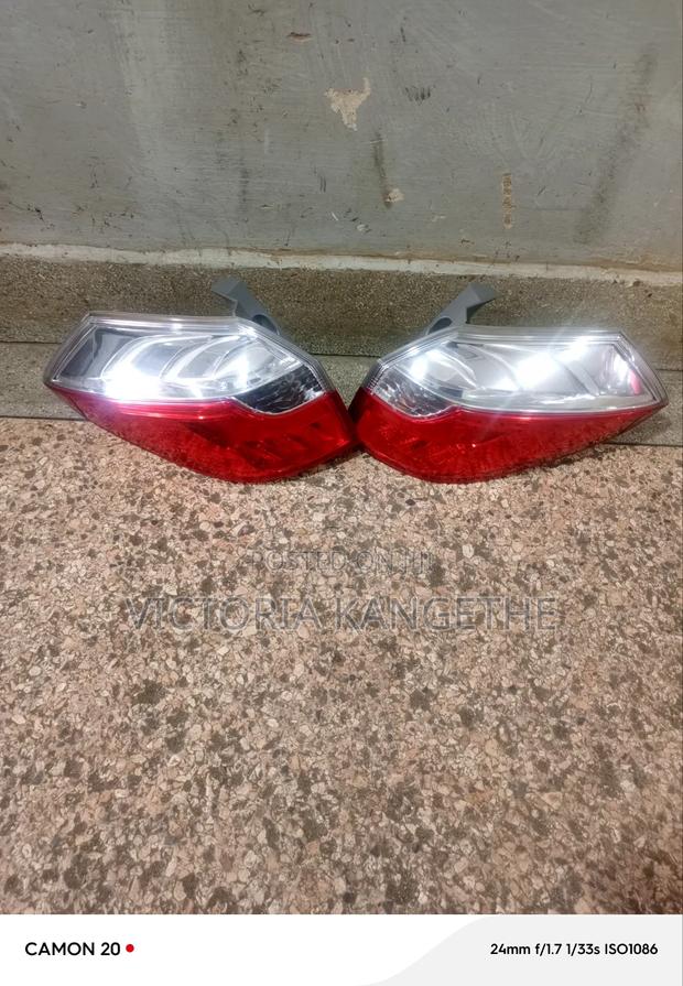 Honda Fit Shuttle 2015 Taillights