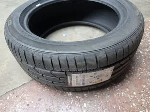225 /50 R18 Hankhook Tires (Runflat)