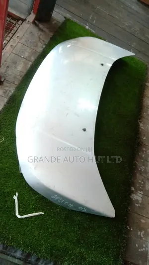 Mitsubishi Delica Bonnet