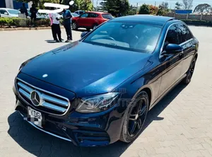 Mercedes-Benz E250 2016 Black
