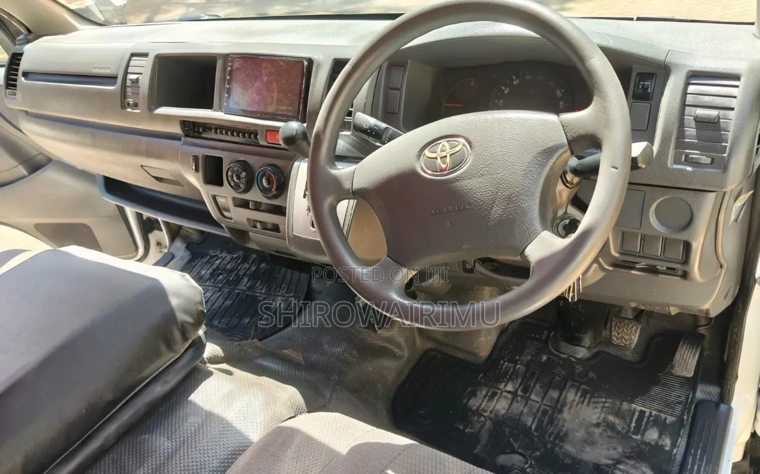 Toyota HiAce 2017