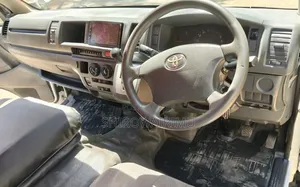 Toyota HiAce 2017
