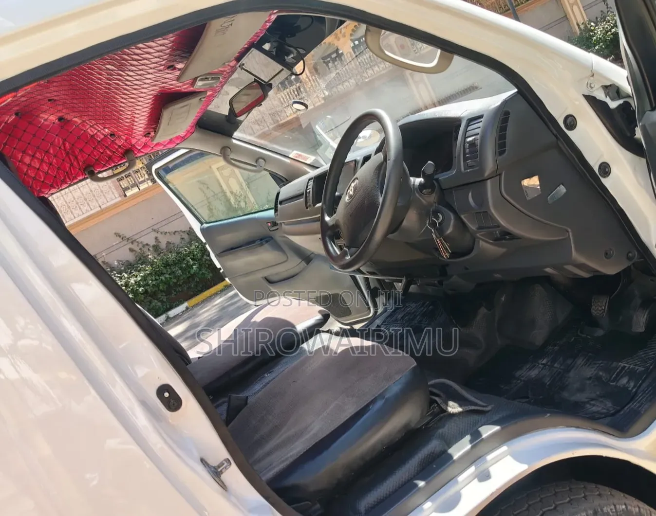 Toyota HiAce 2017