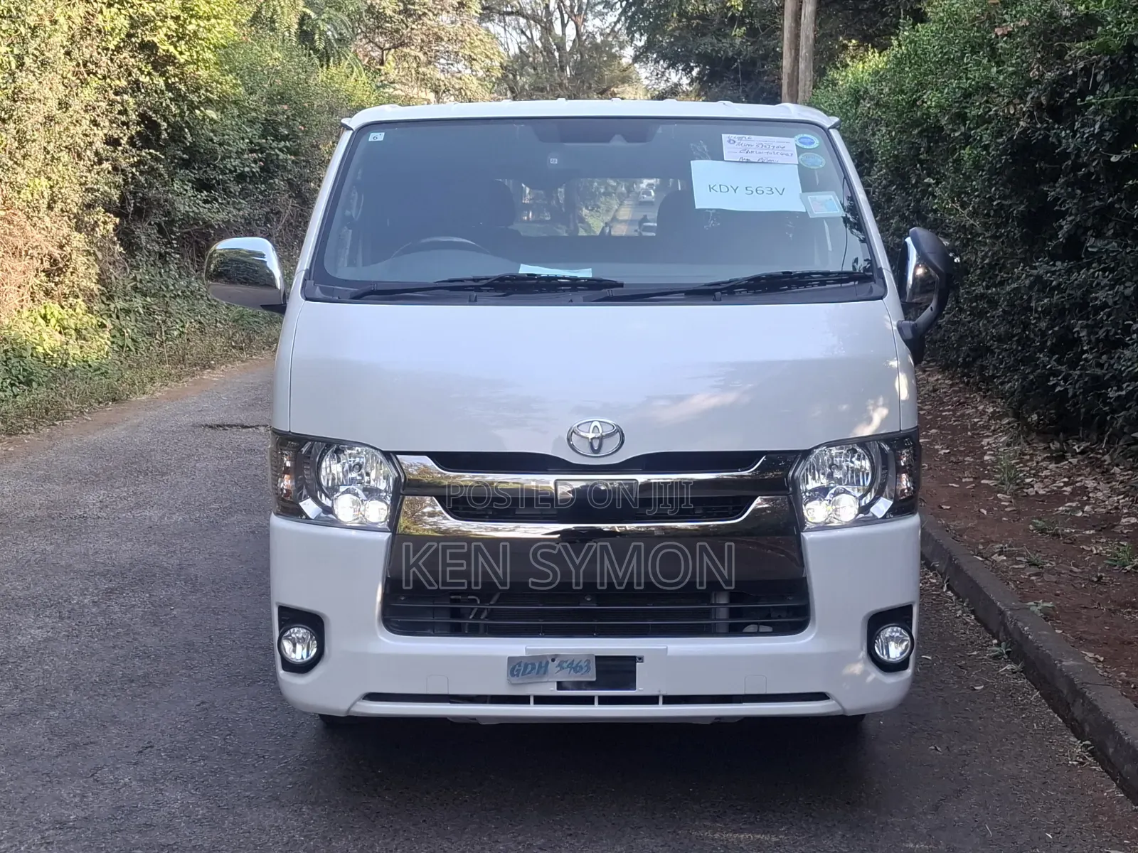 Toyota HiAce 2019 White