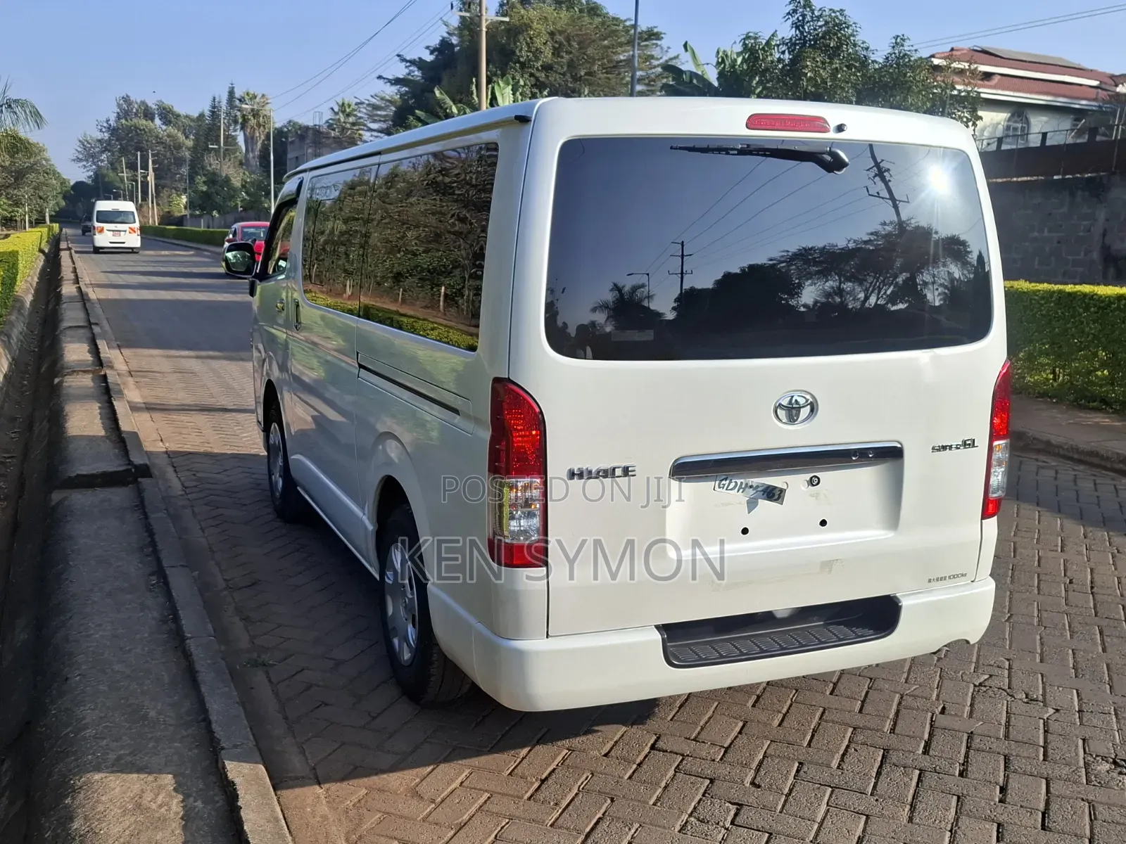 Toyota HiAce 2019 White