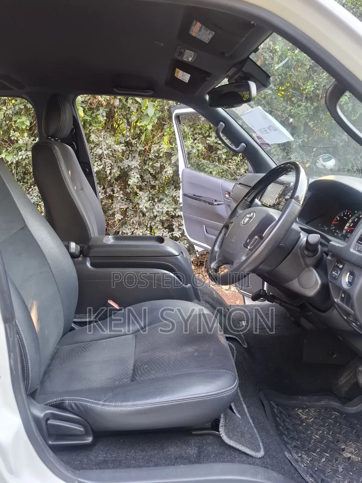 Toyota HiAce 2019 White