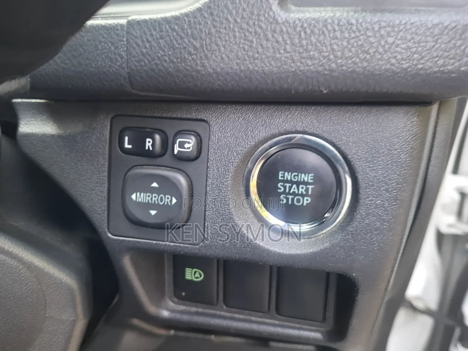 Toyota HiAce 2019 White