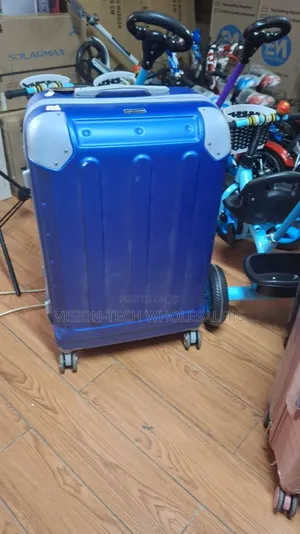 Fibre MEDIUM SIZE Suitcase
