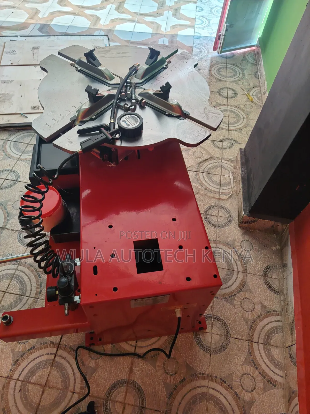 Sunshine Italy Heavy Duty Tyre Changer STC-768 Machine Well Installed