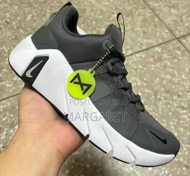 Training Sneakers - thumbnail 3
