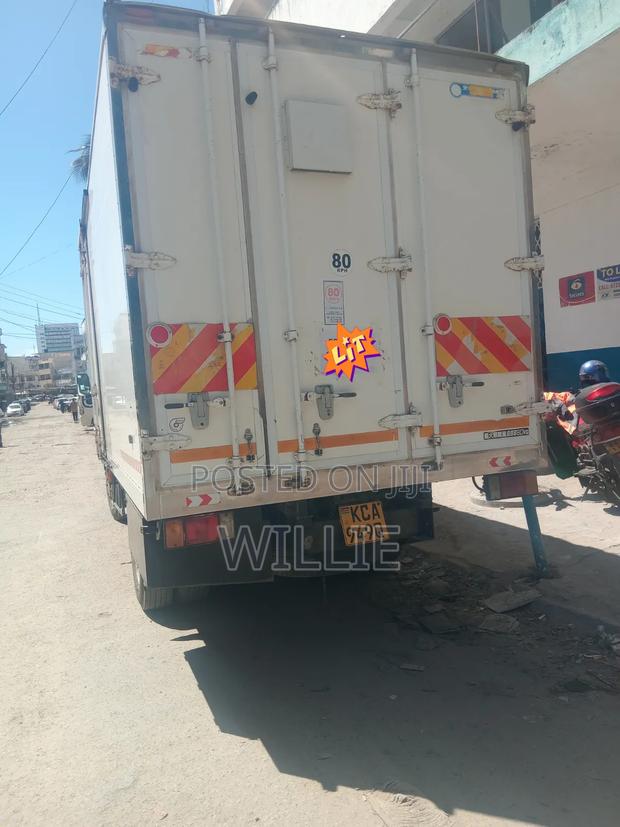 Isuzu Elf Canter - thumbnail 3