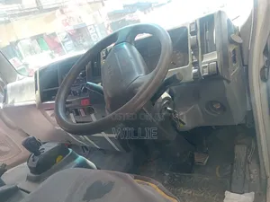 Isuzu Elf Canter