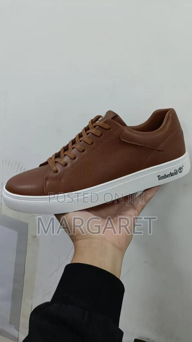 Lowcut Casual