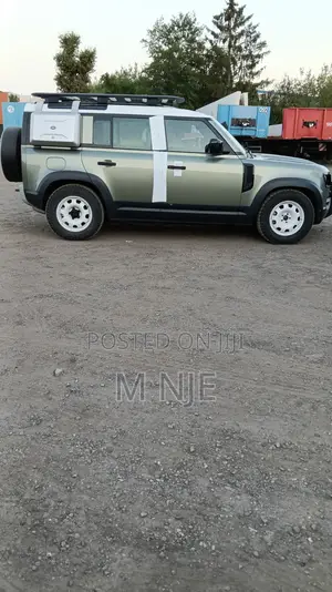 Land Rover Defender 2019 Green