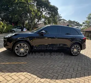 Porsche Cayenne Base AWD 2018 Black