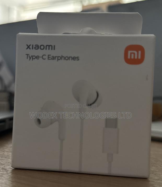 Xiaomi Type-C Earphones (Model: M2413E1)