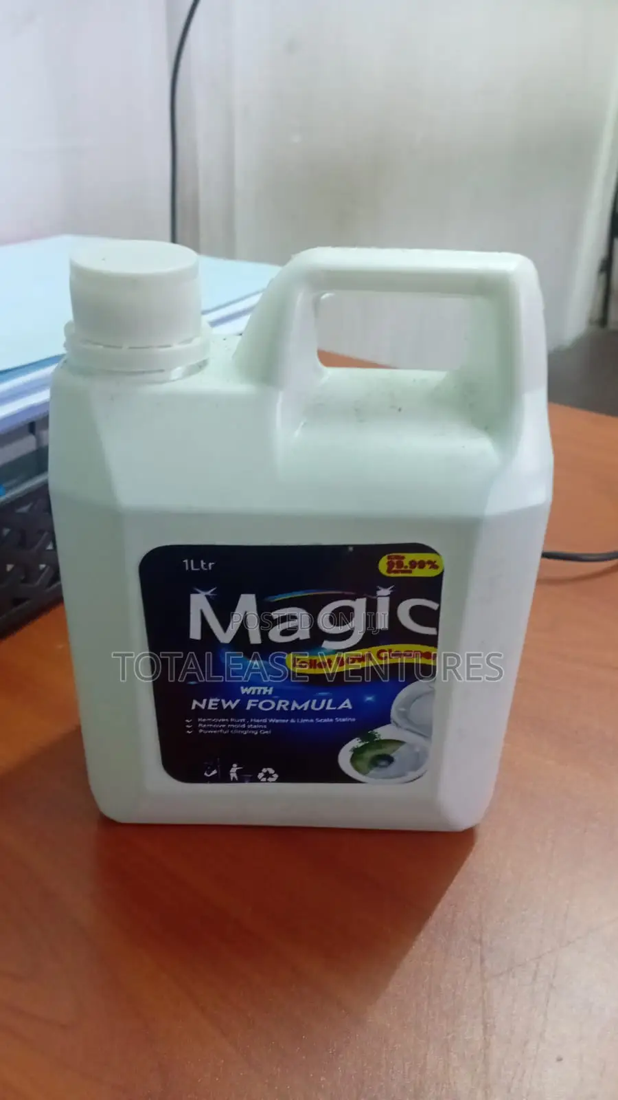 Magic Toilet Bowl Cleaner Toilet Descaler Stain Remover Toilet Cleaner
