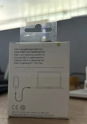 Apple USB-C to Lightning Cable (1m).