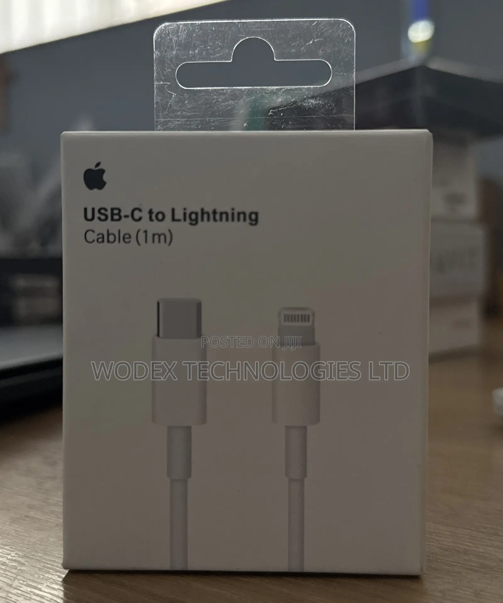 Apple USB-C to Lightning Cable (1m).