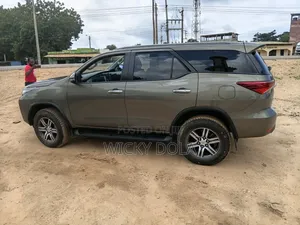 New Toyota Fortuner 2025 Beige