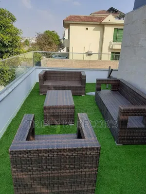 Compact Balcony Synthetic Grass Turf Mat (Drainage Holes)