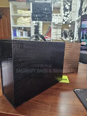 Apex Luxury – Textured Croc Statement Gift Box...