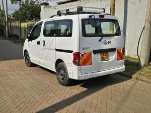 Nissan NV1500 2018 White