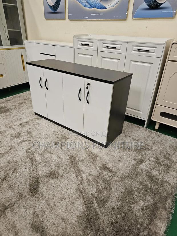 Lockable Two-Tone Office Credenza - thumbnail 3